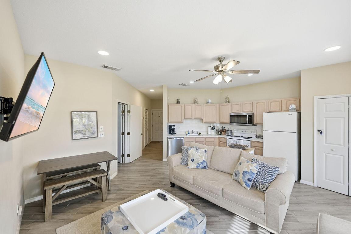 GOLF VILLAS CONDOMINIUM - Residential