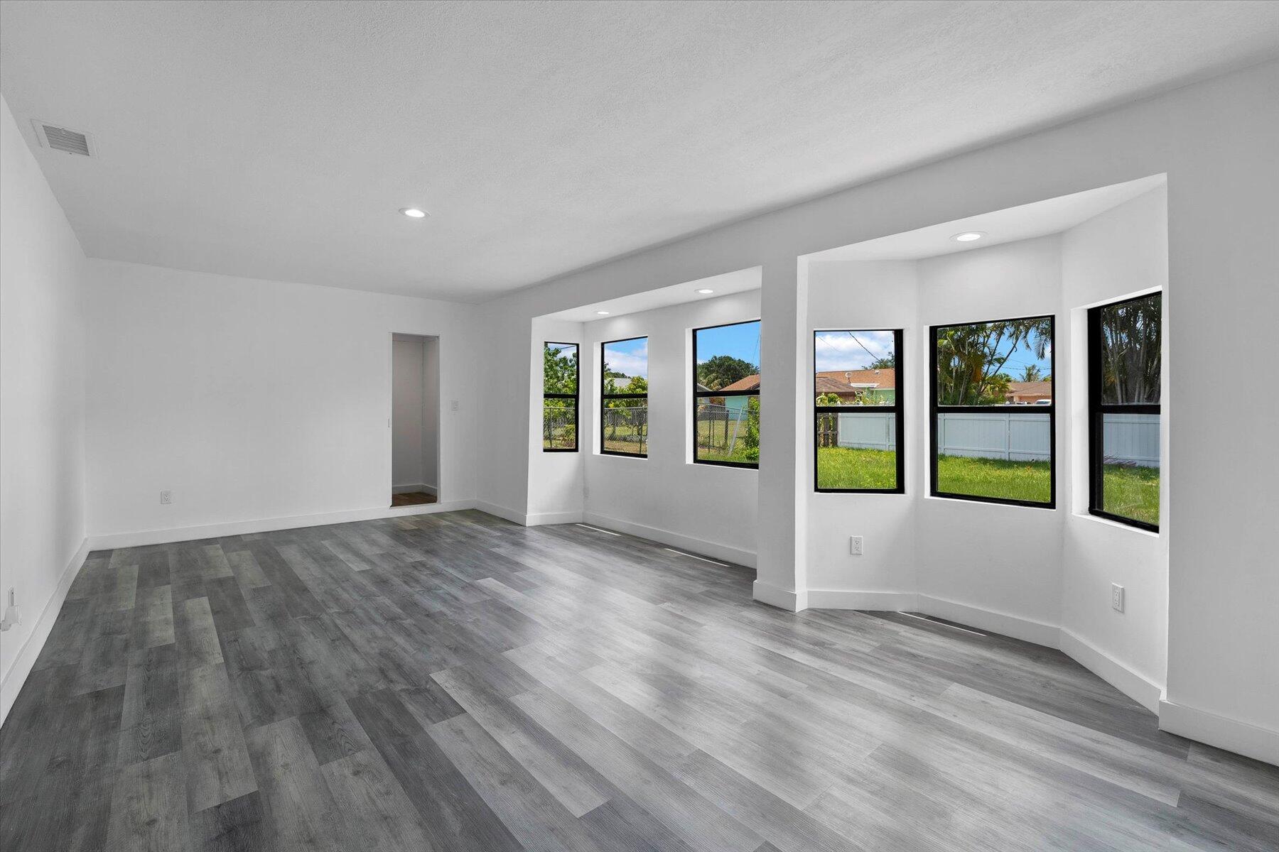 PORT ST LUCIE SECTION 13 - Residential