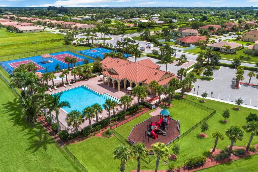 Photo of 975 Bent Creek Drive, Fort Pierce, FL 34947 (MLS # R10891649)