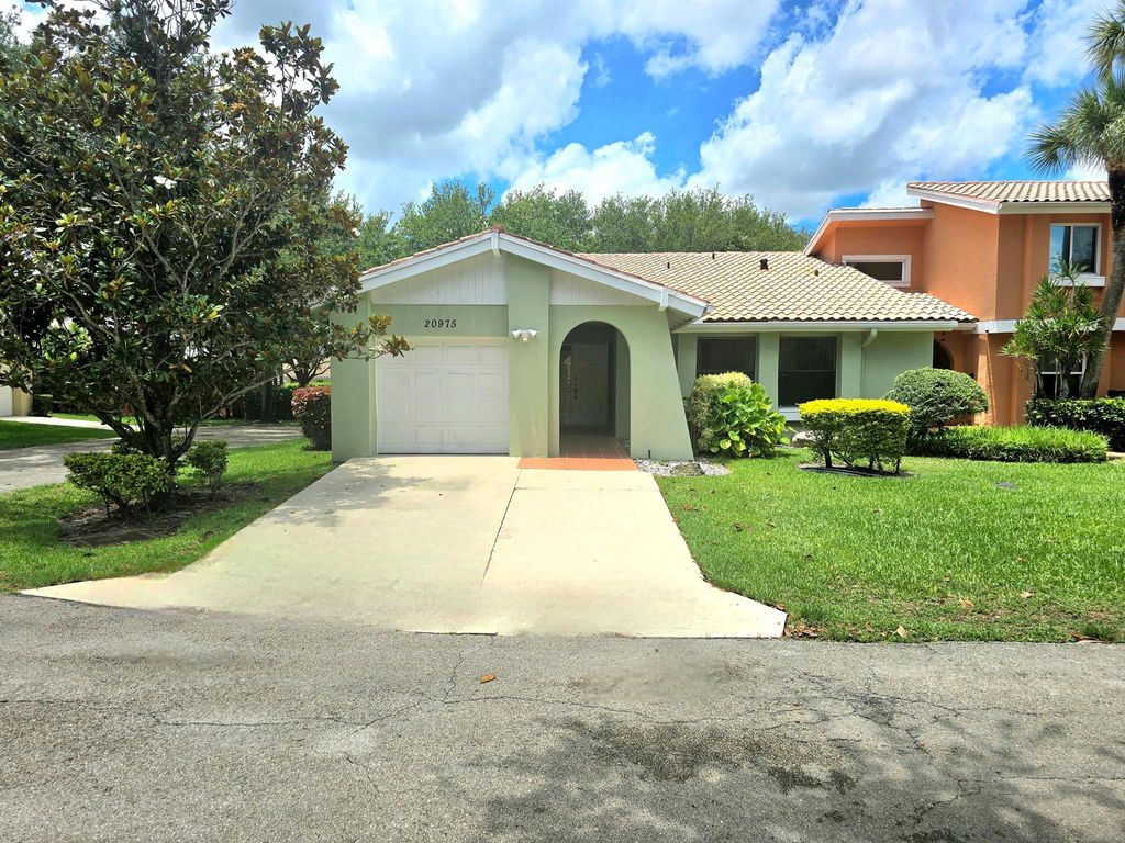Photo of 20975 Del Casa Drive, Boca Raton, FL 33433 (MLS # R11091099)