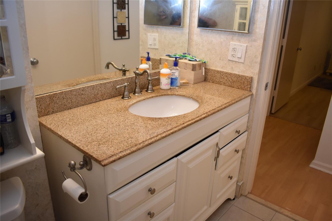 Sheridan East Condo Bldg - Residential Lease