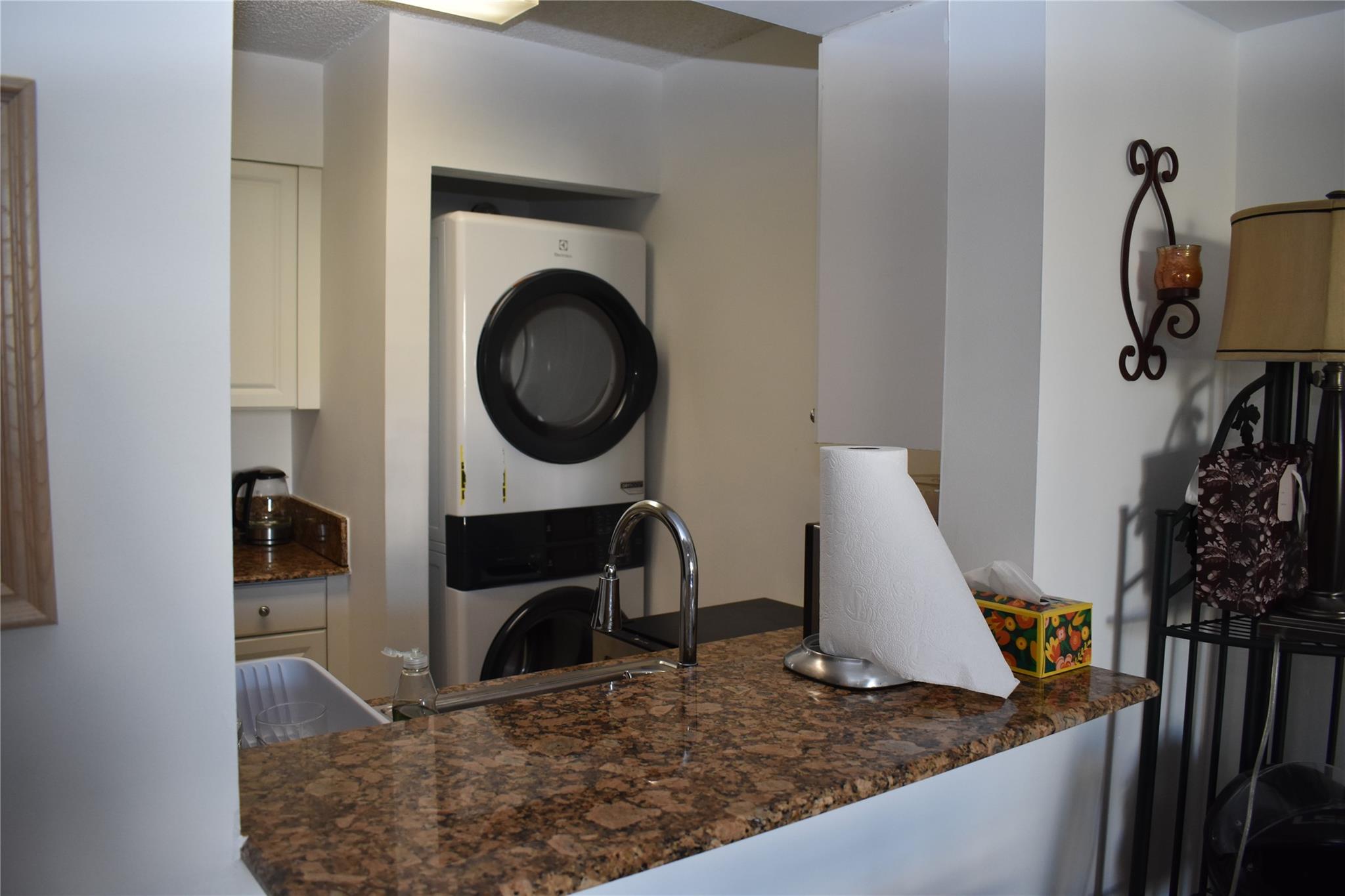 Sheridan East Condo Bldg - Residential Lease