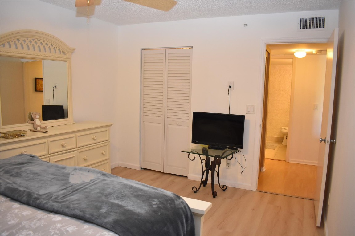 Sheridan East Condo Bldg - Residential Lease