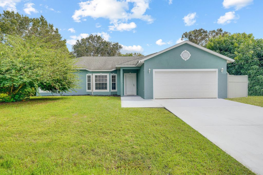 Photo of 5802 Myrtle Drive, Fort Pierce, FL 34982 (MLS # R11014121)