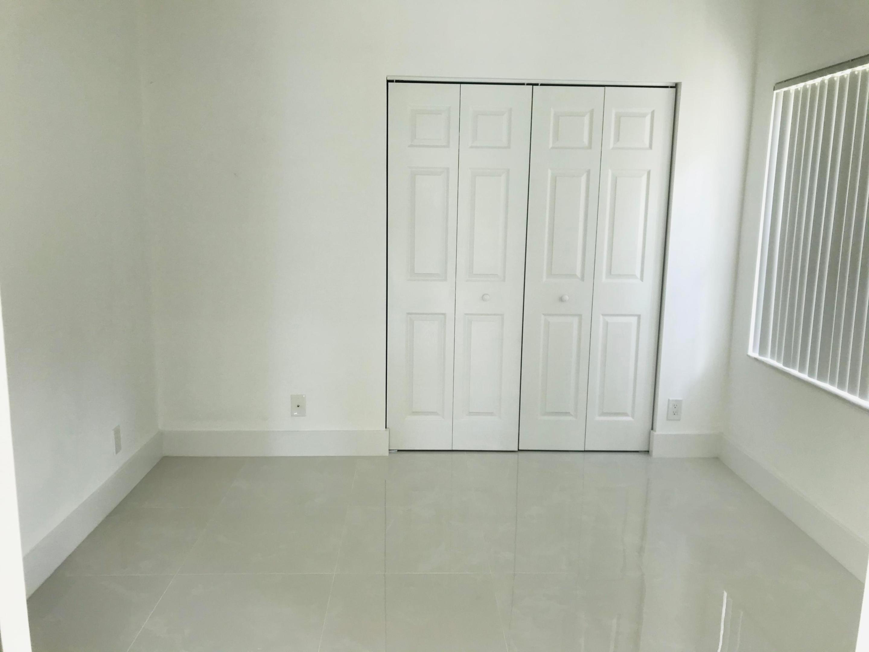 FLORAL LAKES - Residential