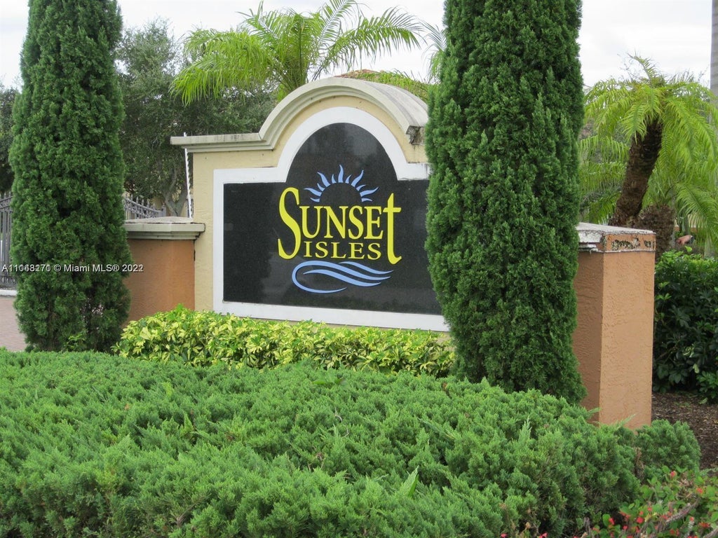 Photo of 10306 Fox Trail Road S #906, Royal Palm Beach, FL 33411 (MLS # R10779110)