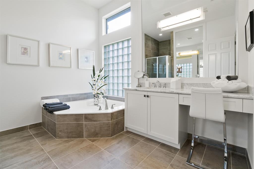 Valencia Cove - Residential