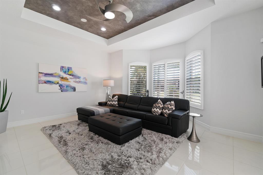 Valencia Cove - Residential