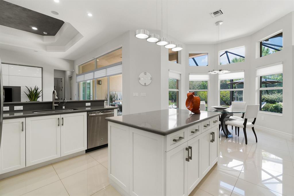 Valencia Cove - Residential