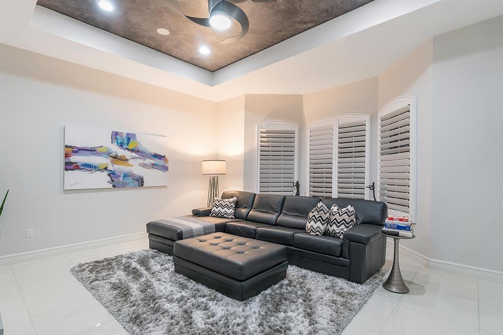 Valencia Cove - Residential