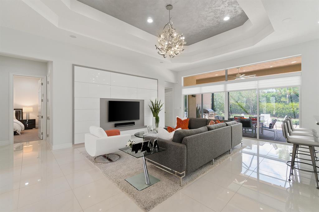 Valencia Cove - Residential