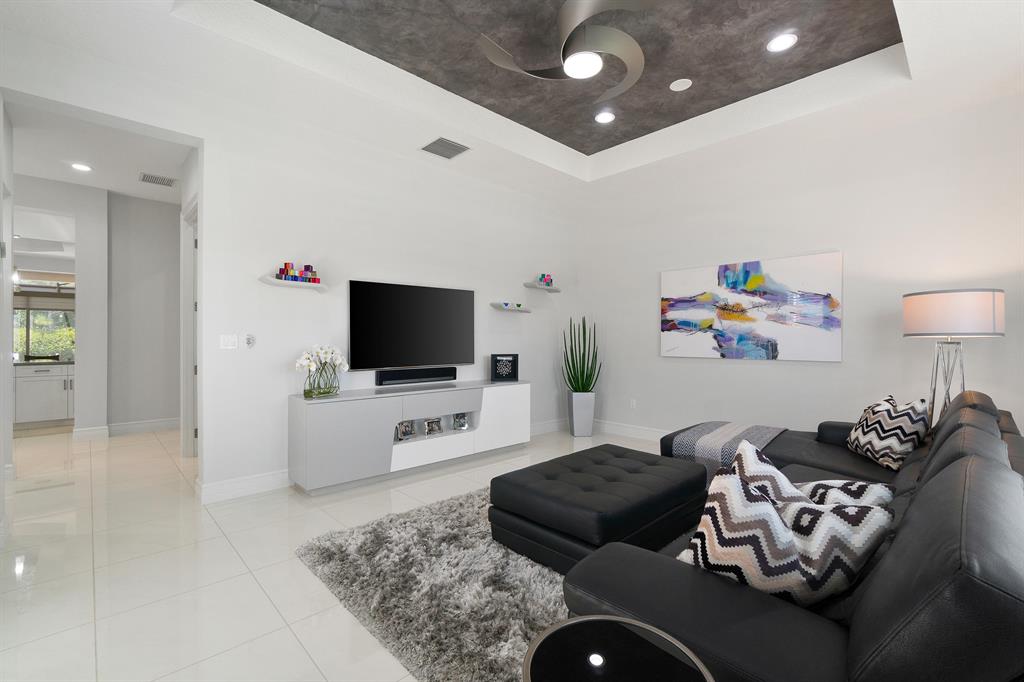 Valencia Cove - Residential