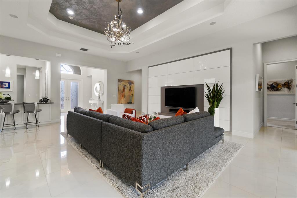 Valencia Cove - Residential