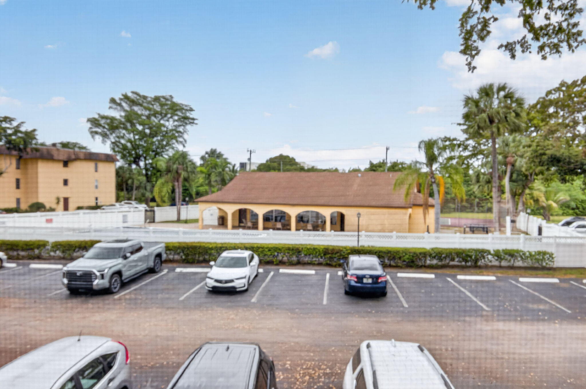 CASA DEL RIO CONDO - Residential