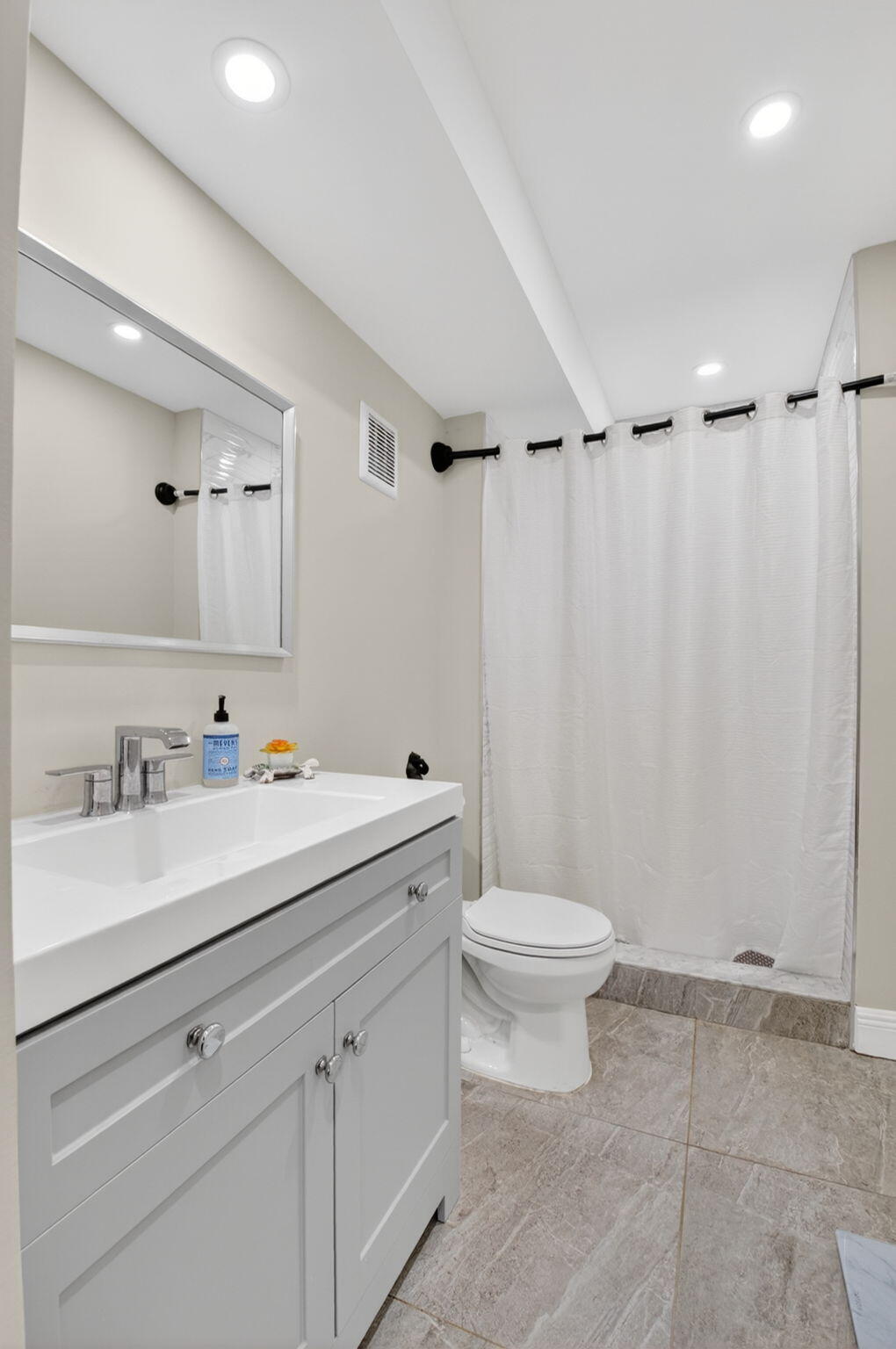 CASA DEL RIO CONDO - Residential