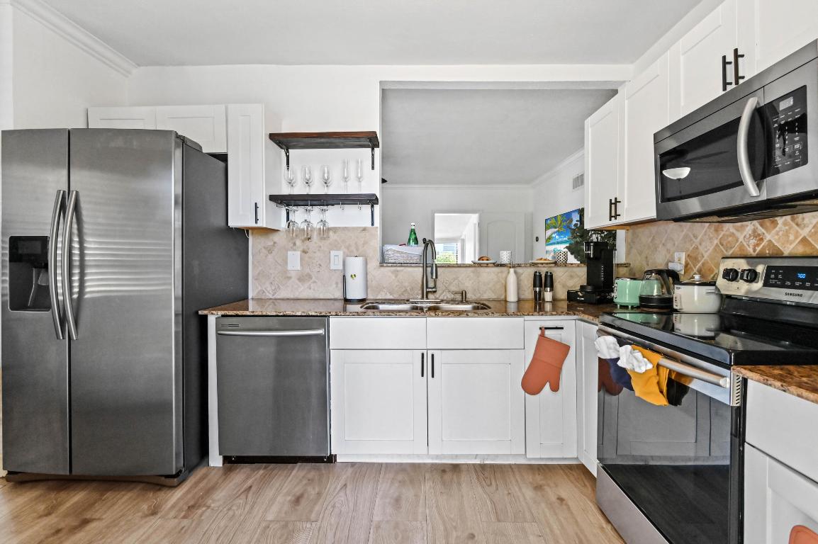 LANTANA HGTS PL 6 IN - Residential Lease