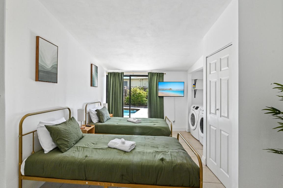 LANTANA HGTS PL 6 IN - Residential Lease