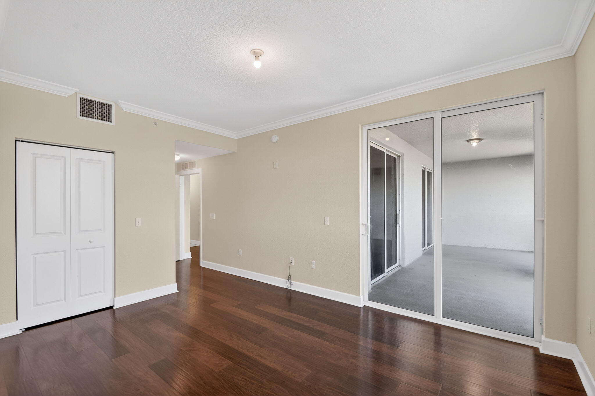 VIZCAYA LAKES CONDO - Residential