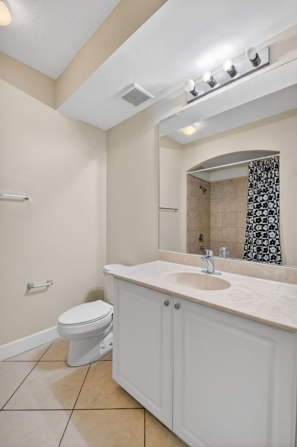 VIZCAYA LAKES CONDO - Residential