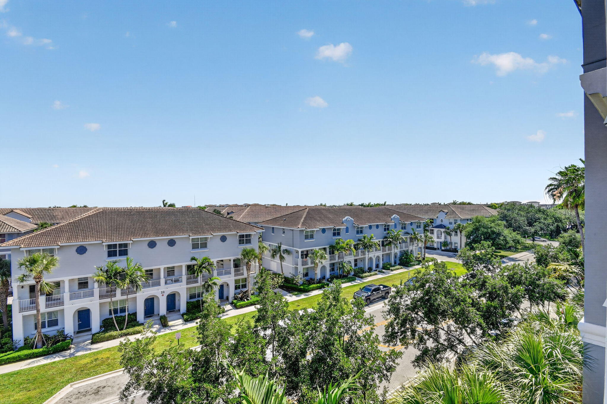 VIZCAYA LAKES CONDO - Residential