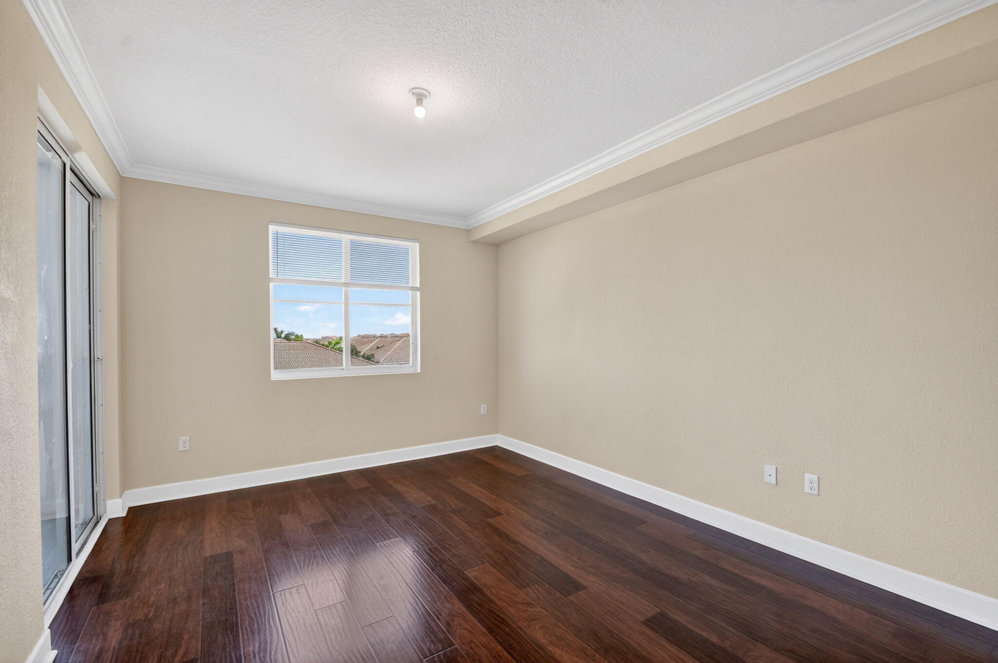 VIZCAYA LAKES CONDO - Residential