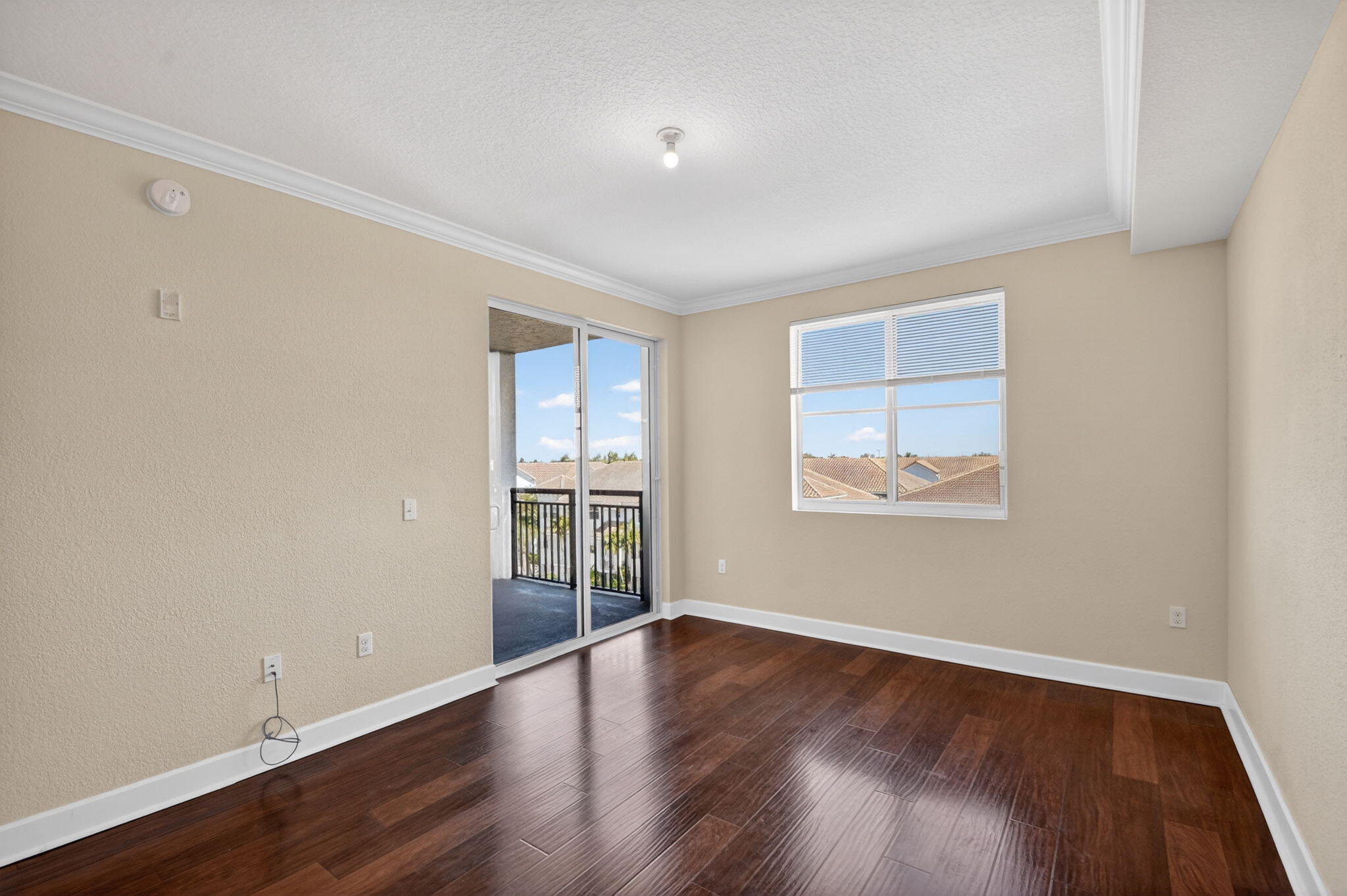 VIZCAYA LAKES CONDO - Residential
