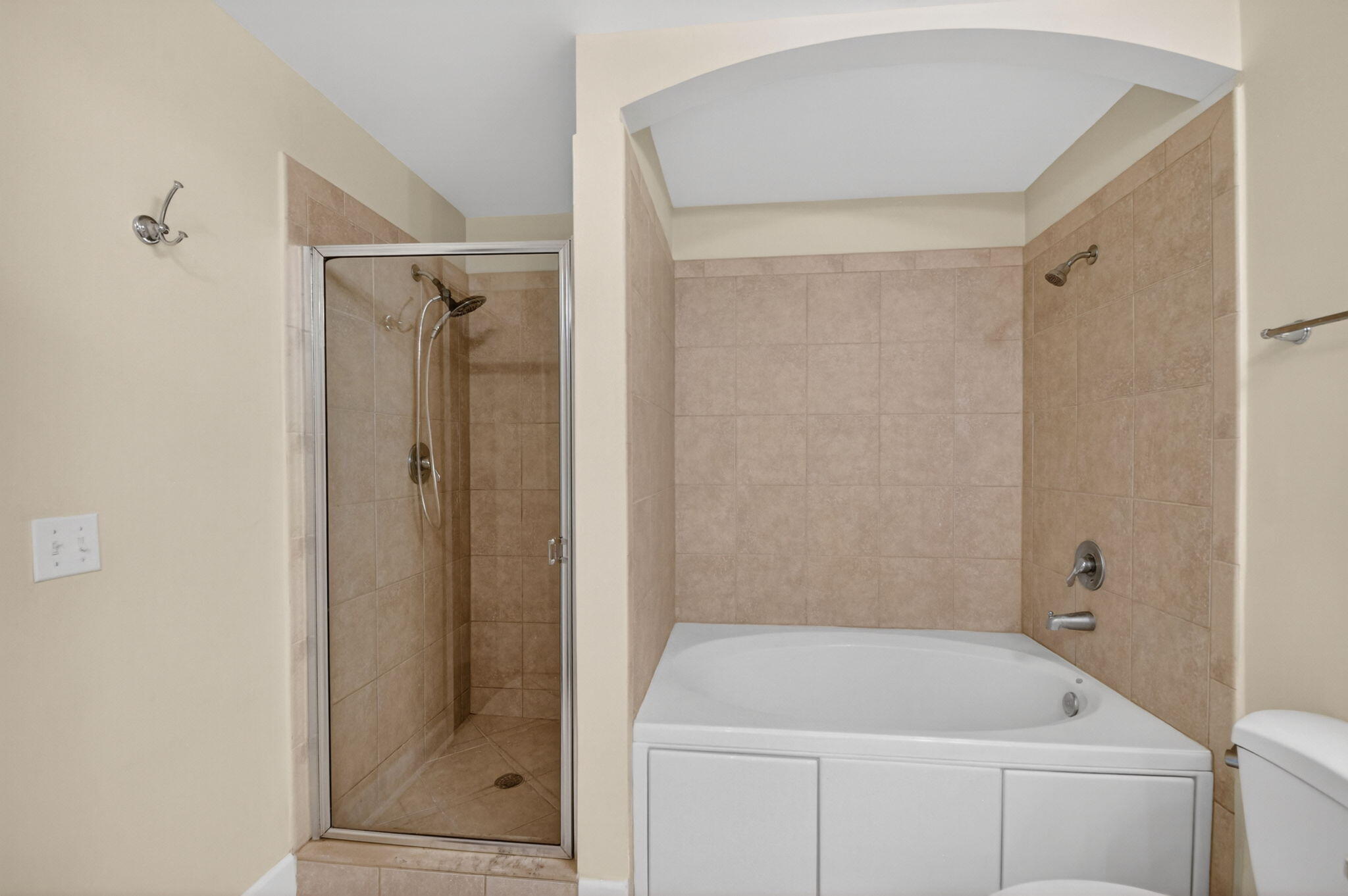 VIZCAYA LAKES CONDO - Residential