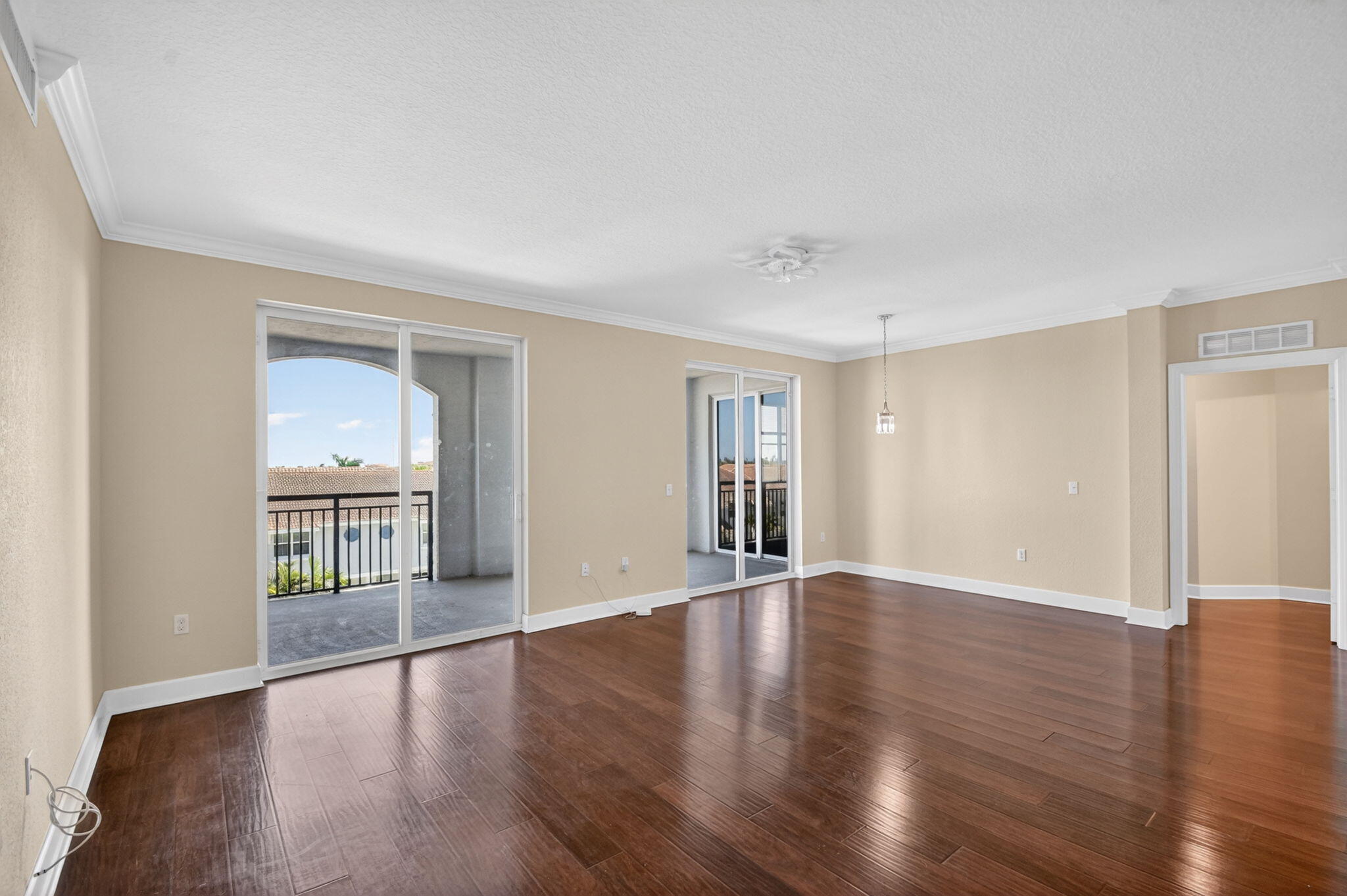 VIZCAYA LAKES CONDO - Residential
