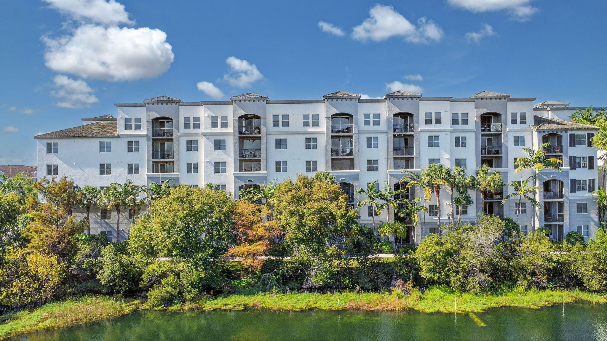 VIZCAYA LAKES CONDO - Residential