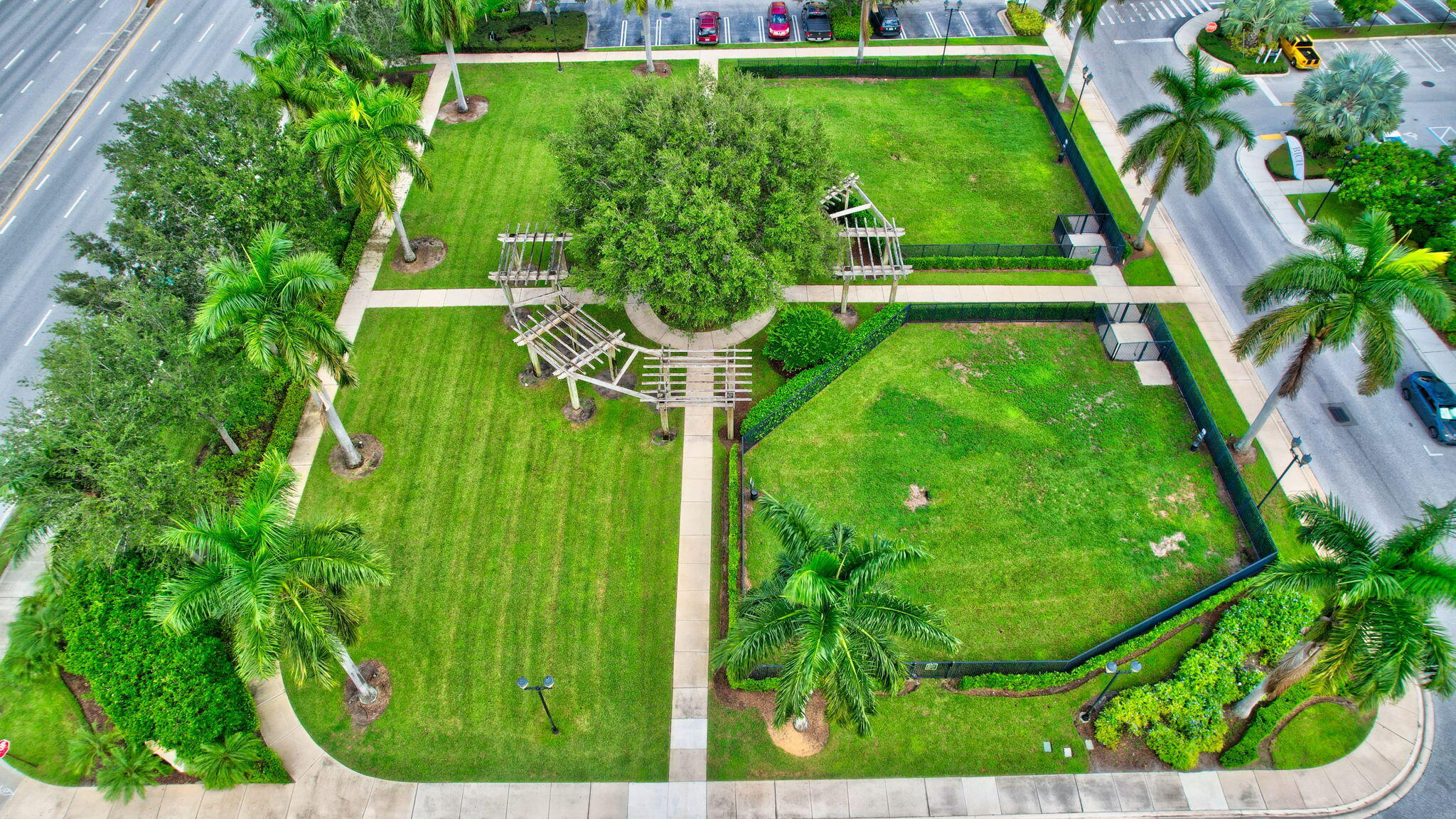 VIZCAYA LAKES CONDO - Residential