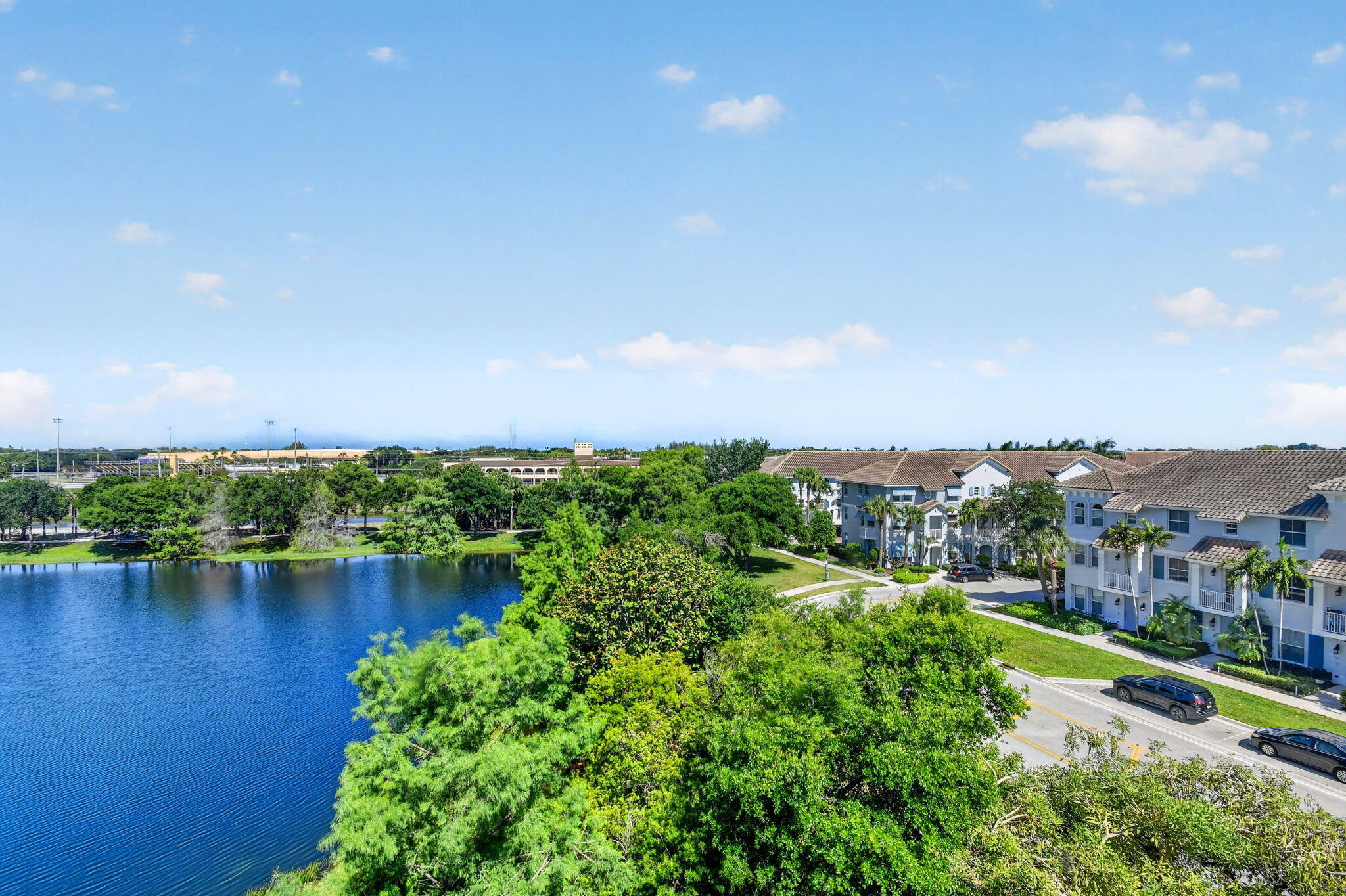 VIZCAYA LAKES CONDO - Residential