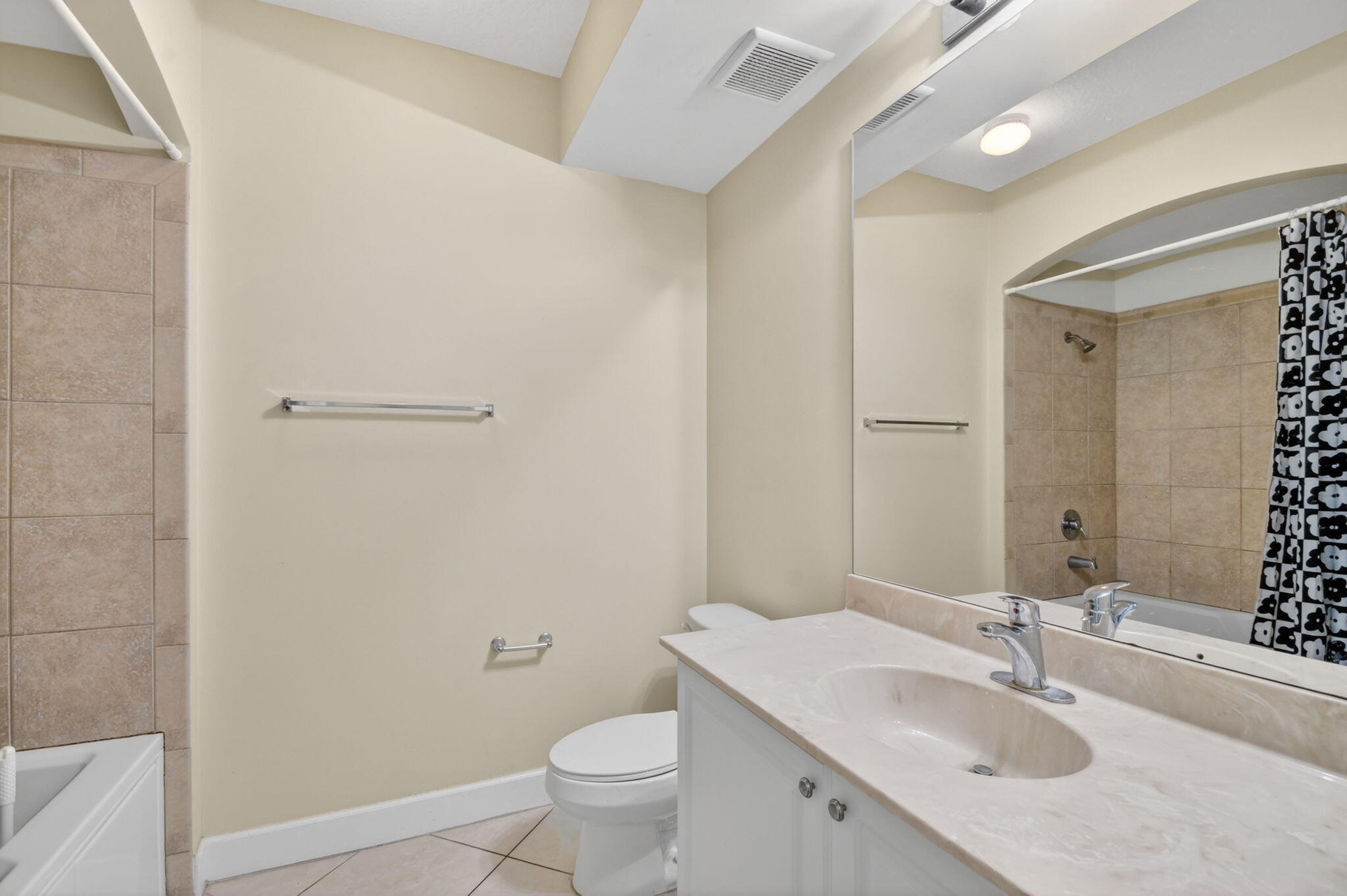 VIZCAYA LAKES CONDO - Residential