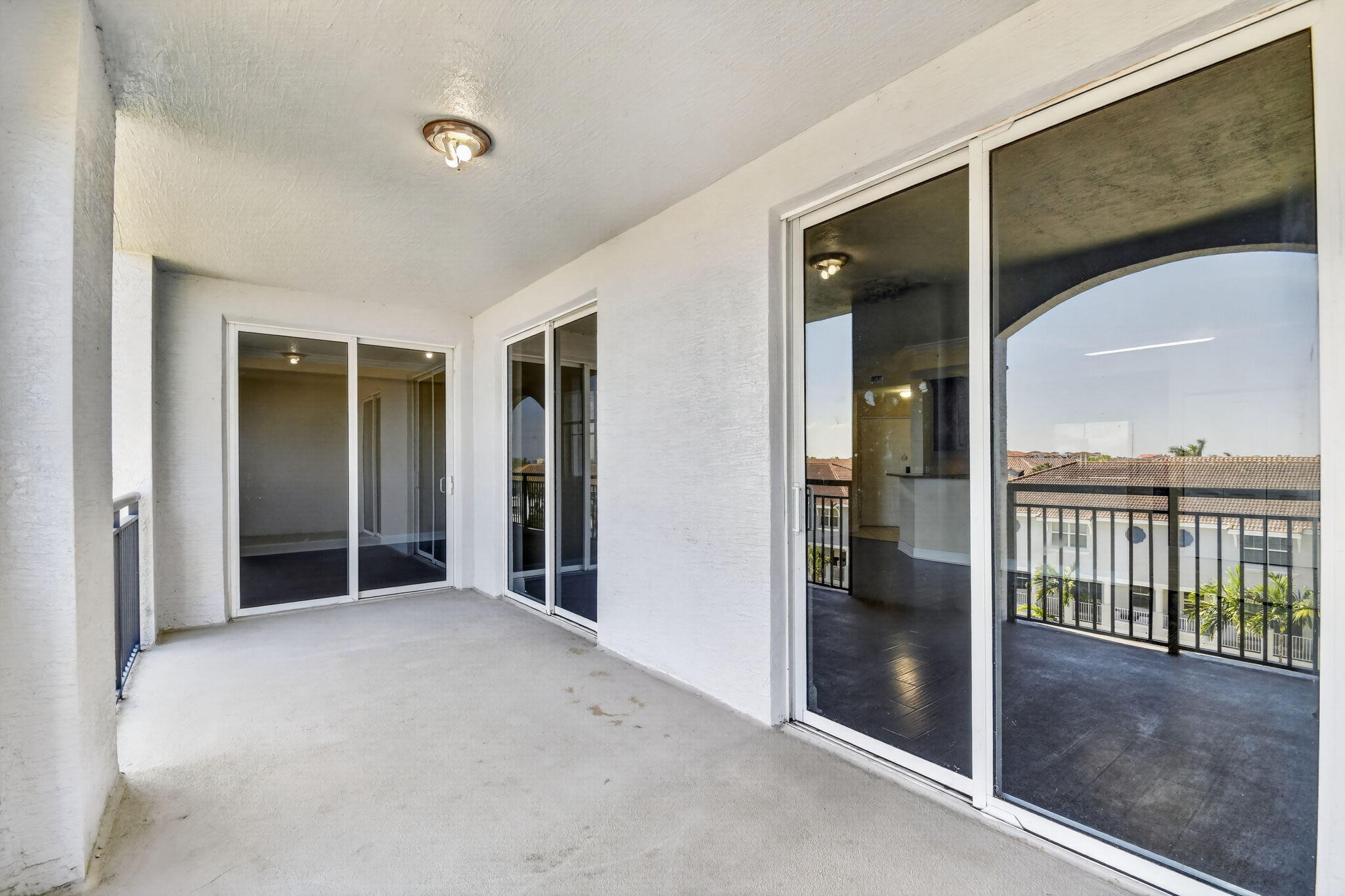 VIZCAYA LAKES CONDO - Residential