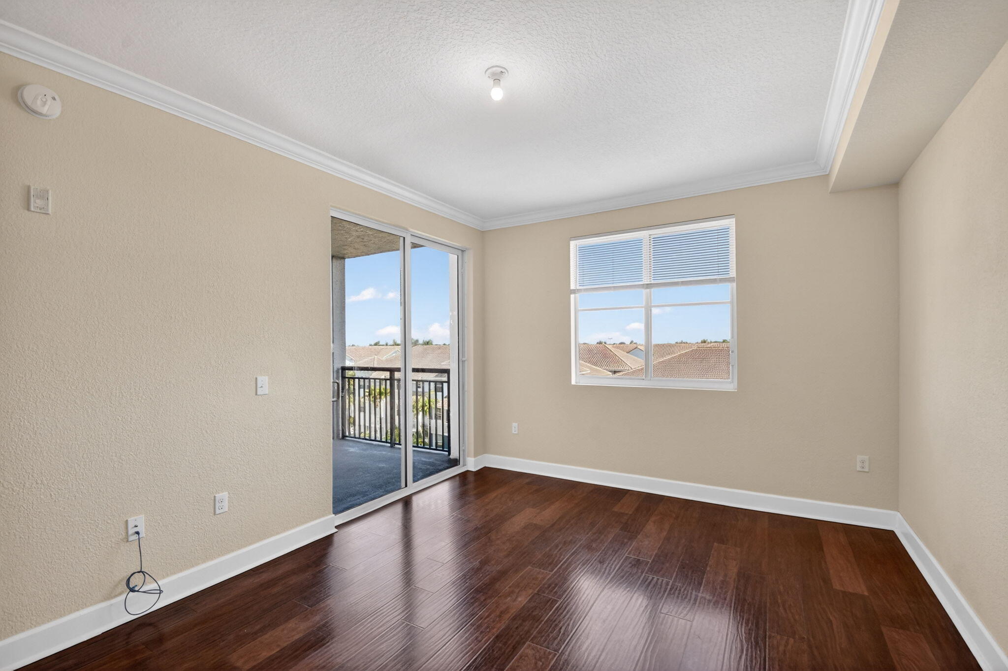 VIZCAYA LAKES CONDO - Residential