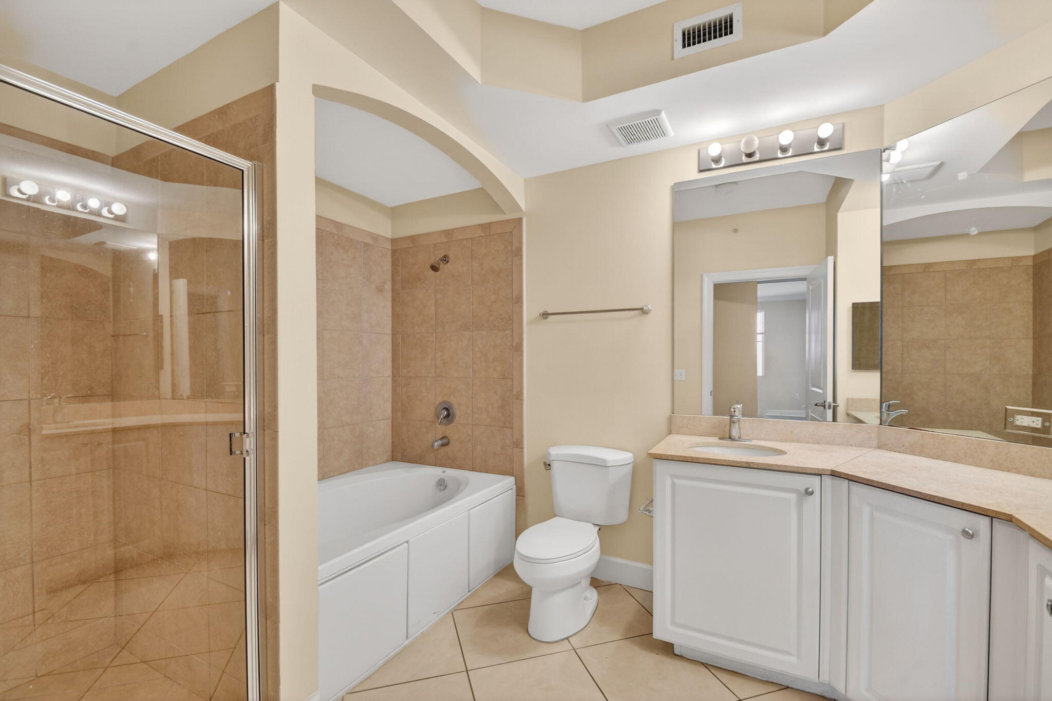 VIZCAYA LAKES CONDO - Residential