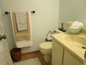 PINE HOLLOW - Residential Lease