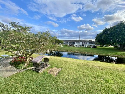 202 Oakridge M Deerfield Beach FL 33442