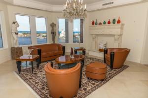 ONE WATERMARK PLACE OF TH - Residential