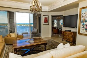 ONE WATERMARK PLACE OF TH - Residential