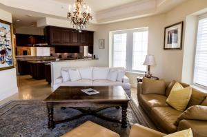 ONE WATERMARK PLACE OF TH - Residential