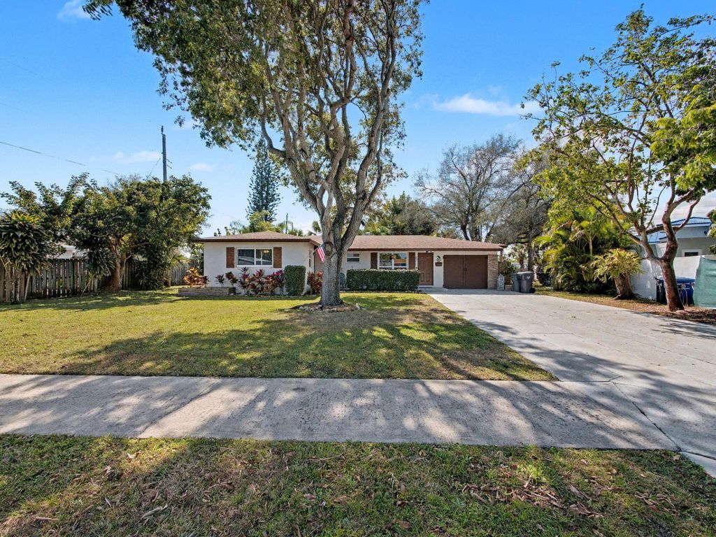 Photo of 530 Australian Circle, Lake Park, FL 33403 (MLS # R11162941)