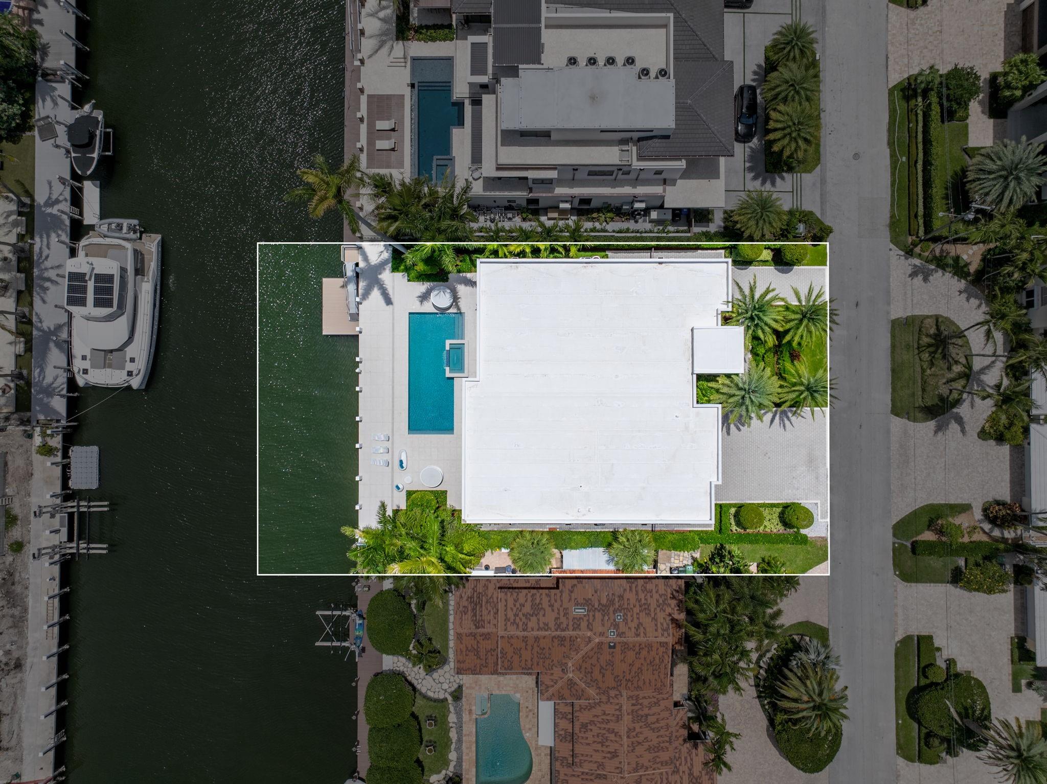 Lucille Island 37-19 B - Residential