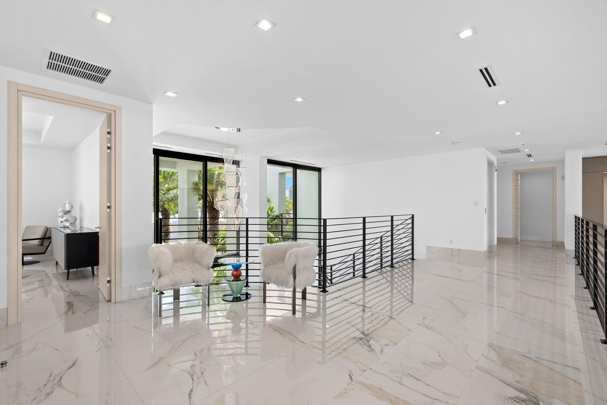 Lucille Island 37-19 B - Residential