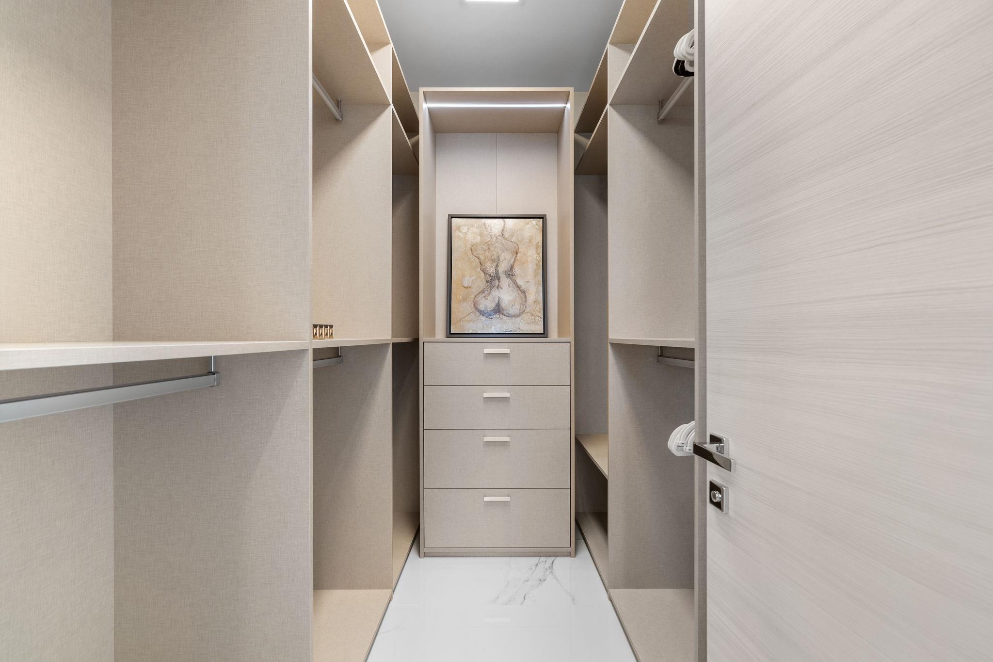 Lucille Island 37-19 B - Residential