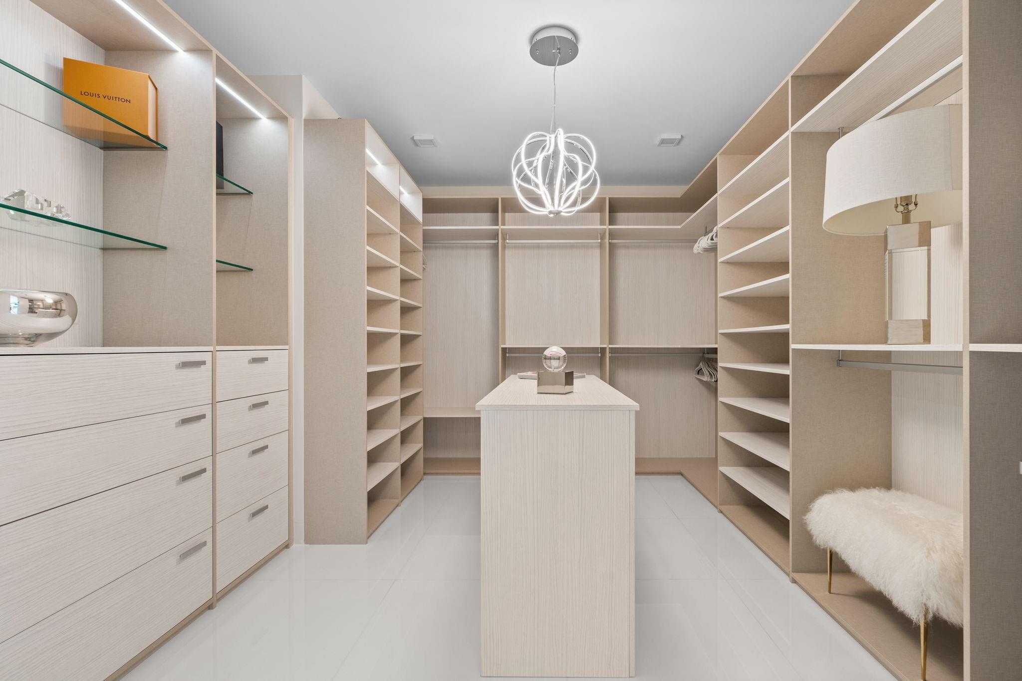 Lucille Island 37-19 B - Residential