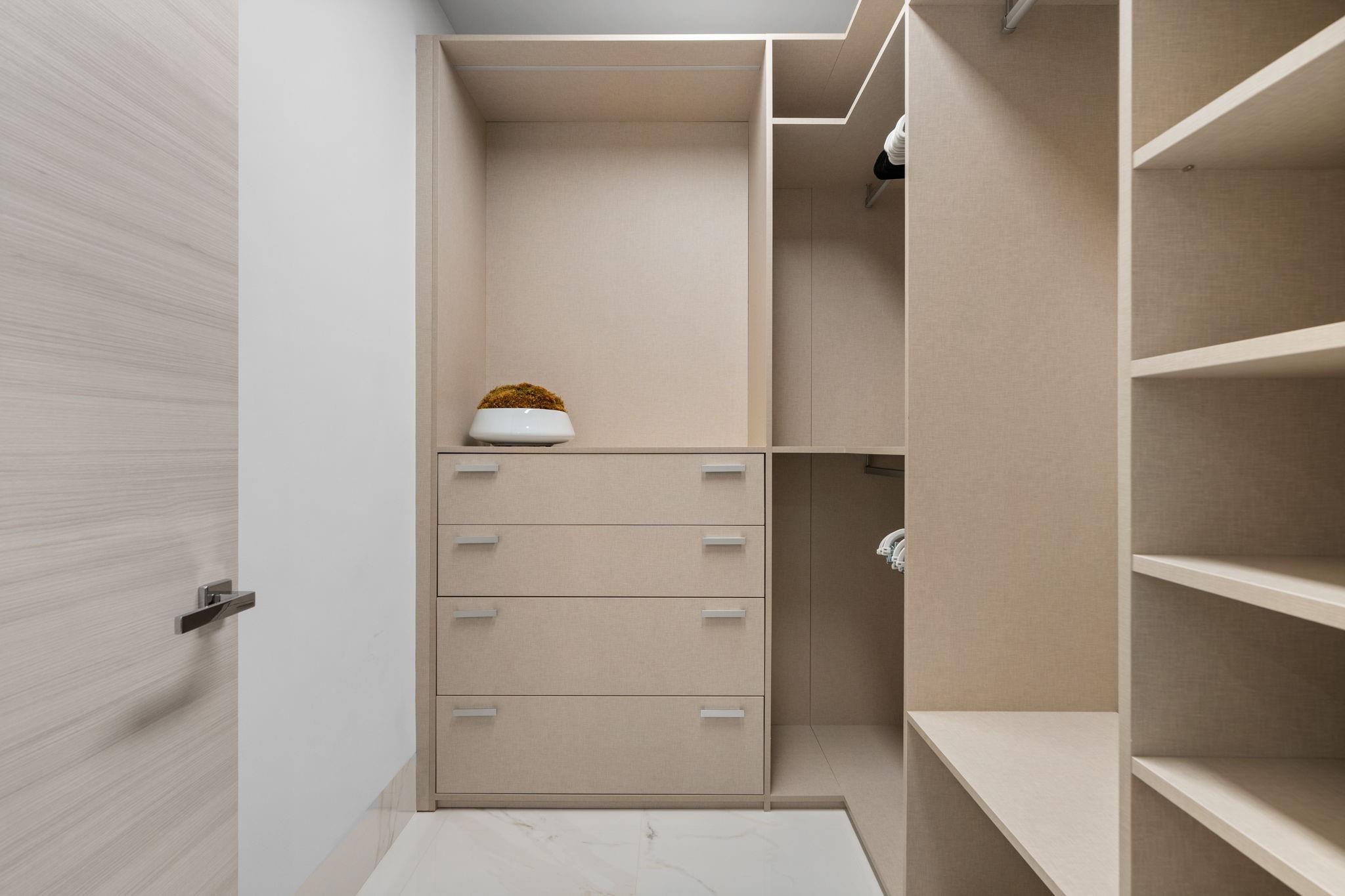 Lucille Island 37-19 B - Residential