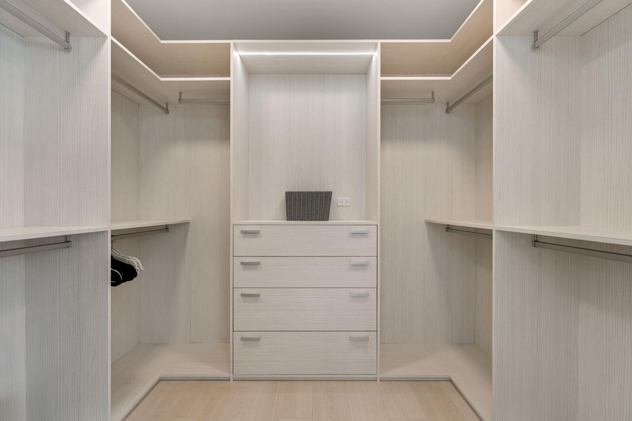 Lucille Island 37-19 B - Residential