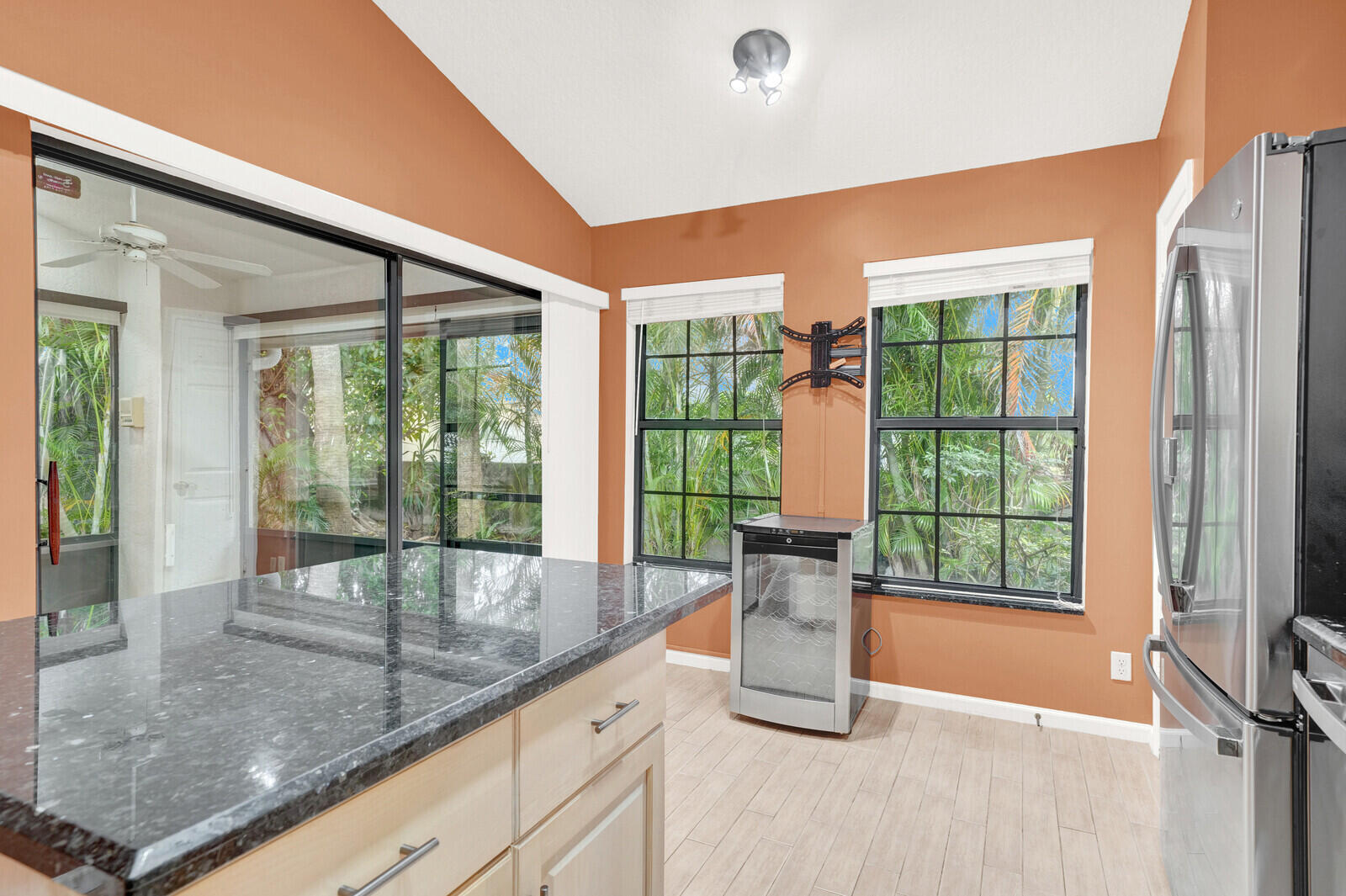 OAK HARBOUR 4 - Residential