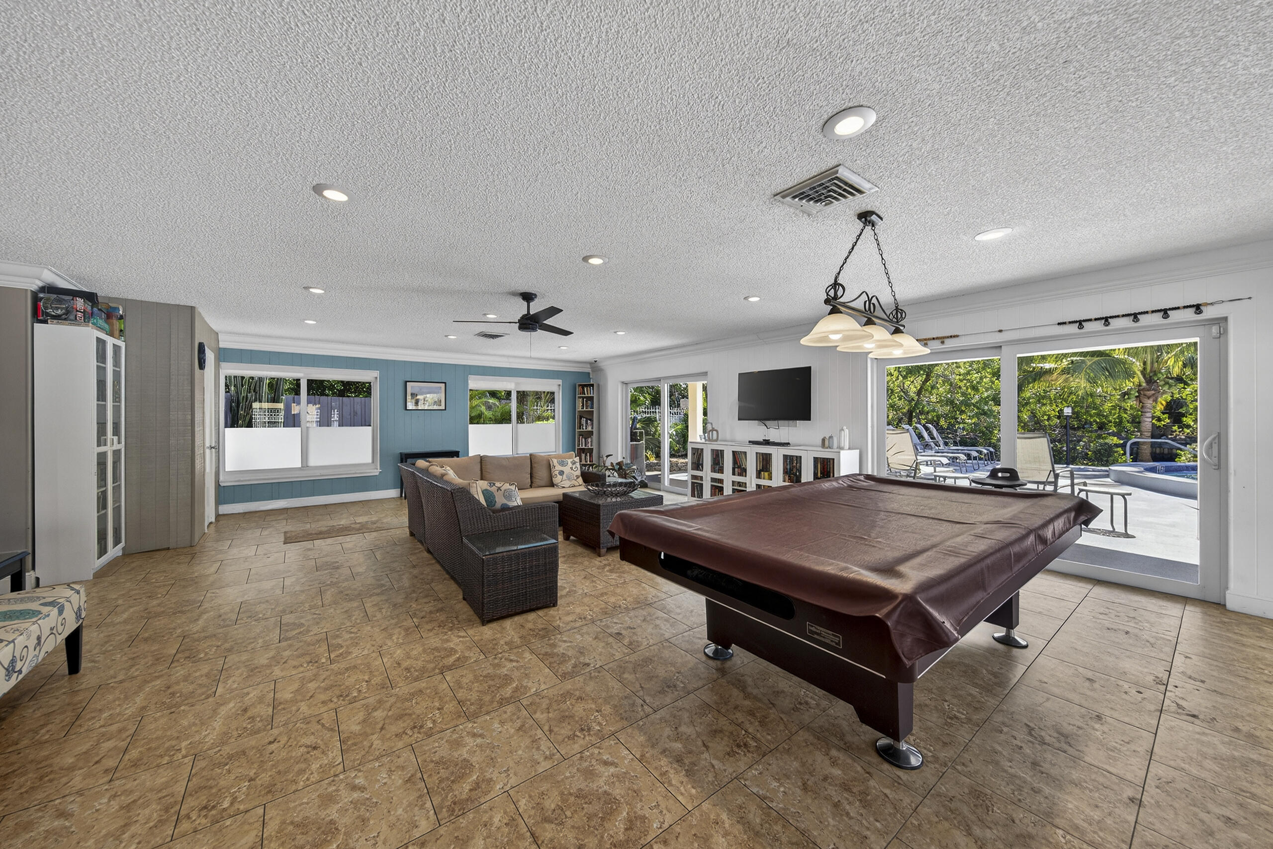 MANOR GROVE VILLAGE FOUR CONDO - Residential