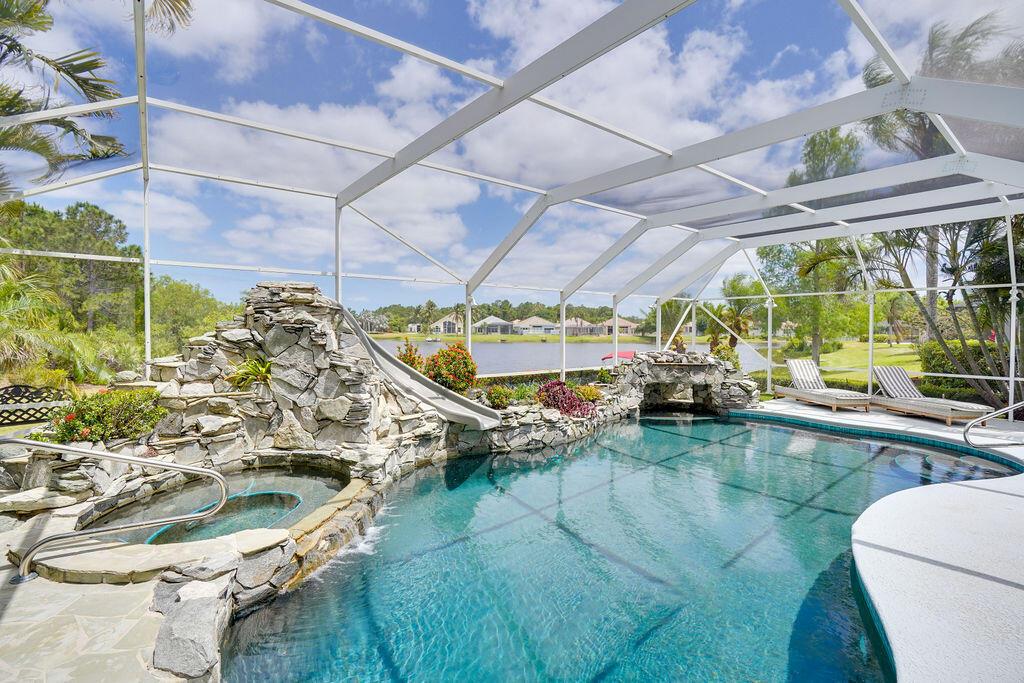 572 SW Romora Bay